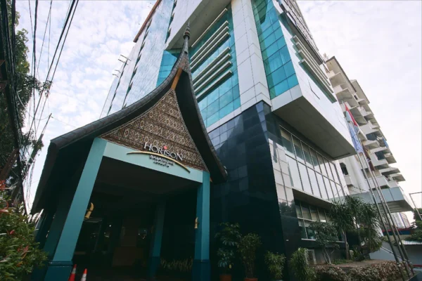 Eksterior Hotel Horison Balairung Jakarta